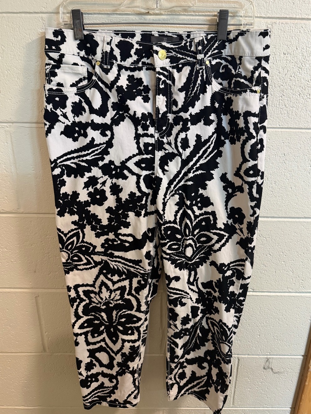 Chico’s So Lifting Crop Jeans size 1